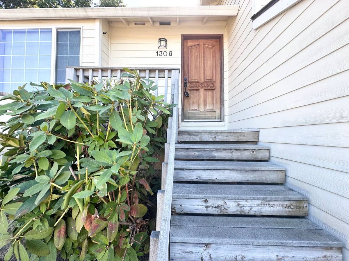 House for rent at 1306 SW 15th Court, Gresham, OR 97080