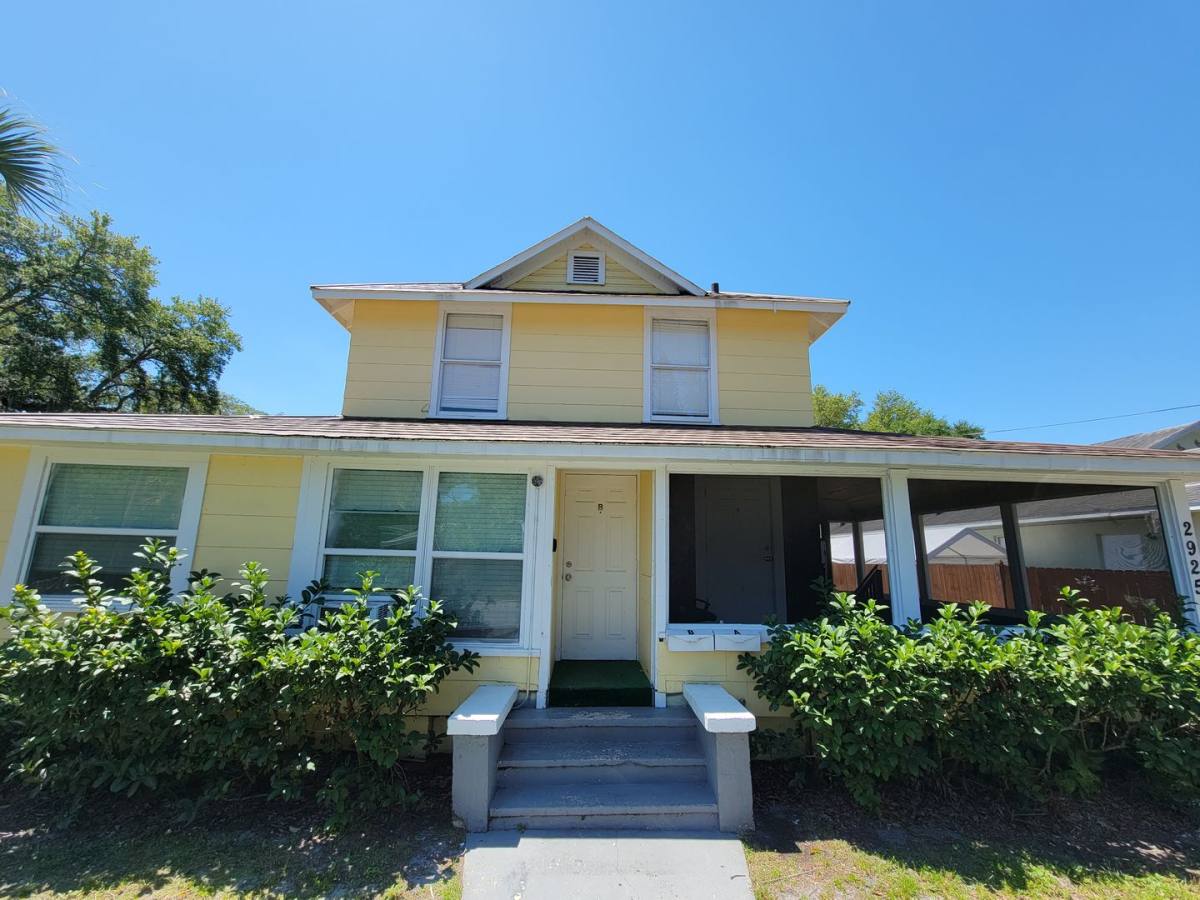 Apartment for rent at 2925 7th Ave W, Bradenton, FL 34205
