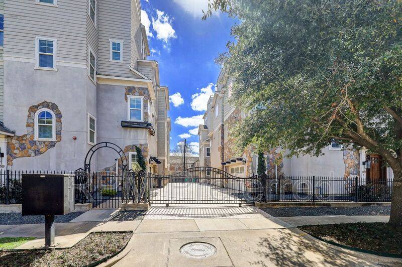 Townhouse for rent at 1919 Colquitt E, Houston, TX 77098