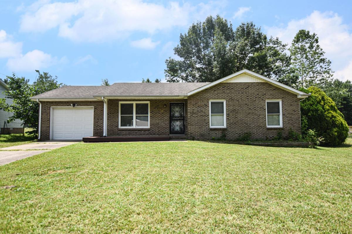 House for rent at 216 Bob White Dr, Clarksville, TN 37042