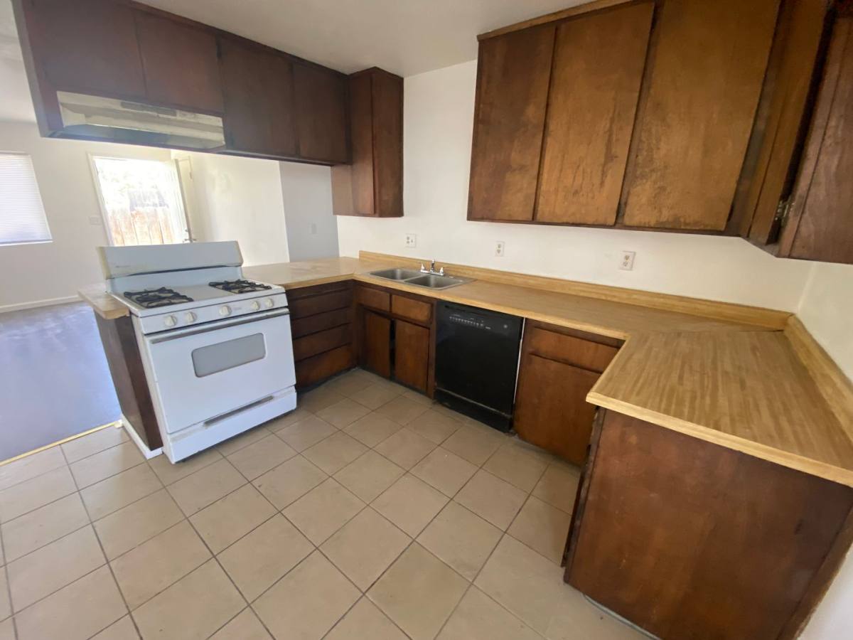 Apartment for rent at 1023 W 7th St, Hanford, CA 93230