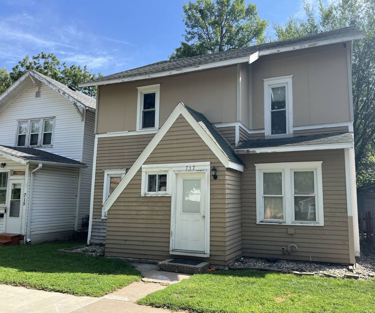 Apartment for rent at 717 W 16th St, Sioux Falls, SD 57104