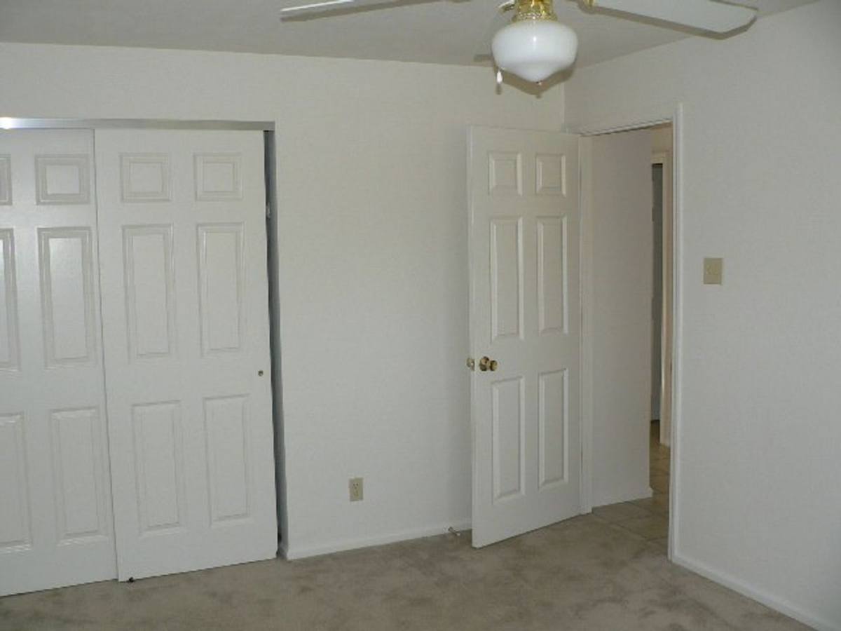 Apartment for rent at 3779 Hickory House Lane, Saint Louis, MO 63125
