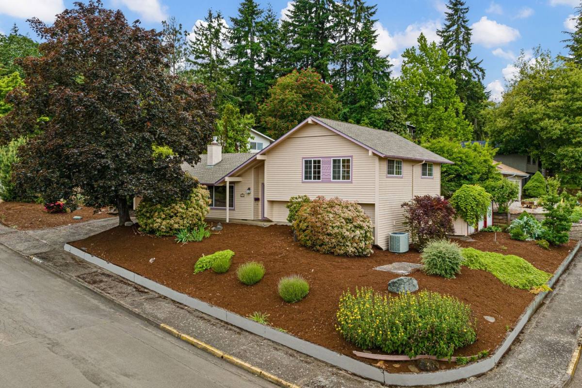 House for rent at 2730 Malibu Way, Eugene, OR 97405