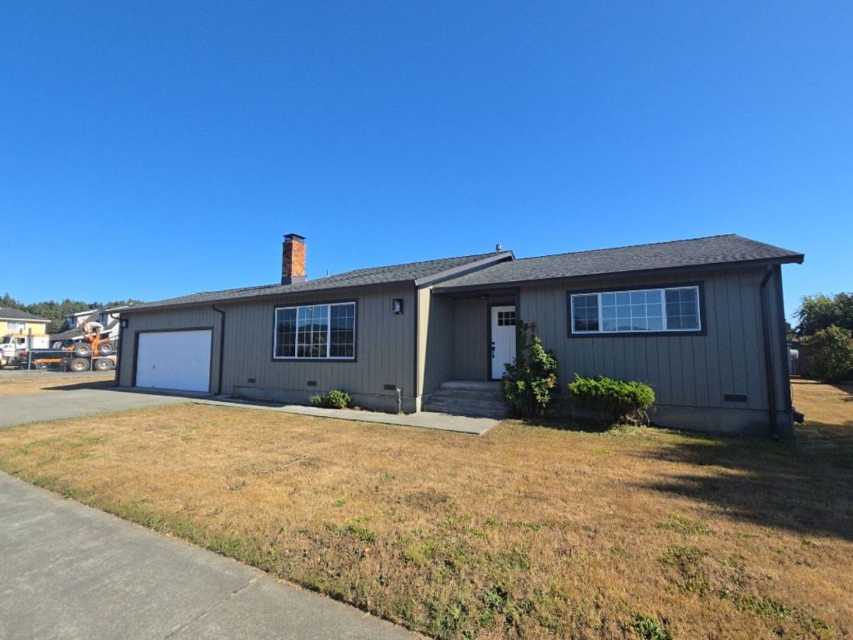 House for rent at 3000 Kenwood Dr, Fortuna, CA 95540
