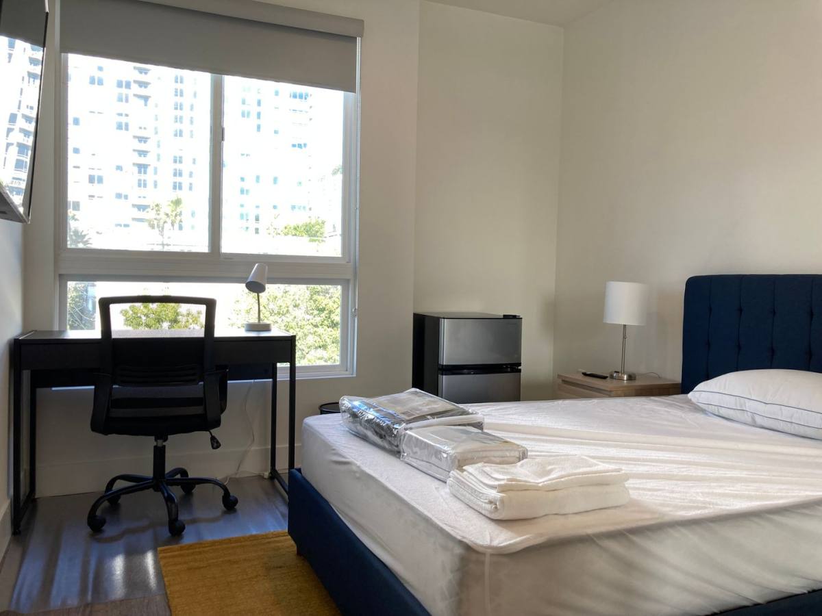 Apartment for rent at 1439 Tamarind Ave, Los Angeles, CA 90028