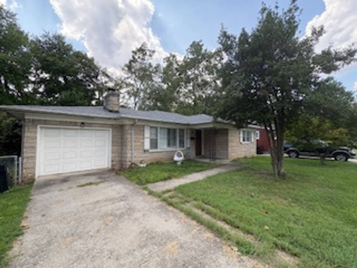House for rent at 3510 Gladden Dr, Louisville, KY 40218