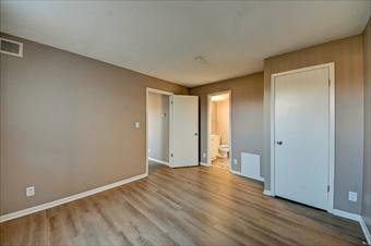 Apartment for rent at 1215 Oakland Rd NE, Cedar Rapids, IA 52402