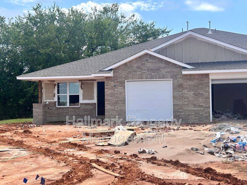 Apartment for rent at 606 Juniper St, Washington, OK 73093