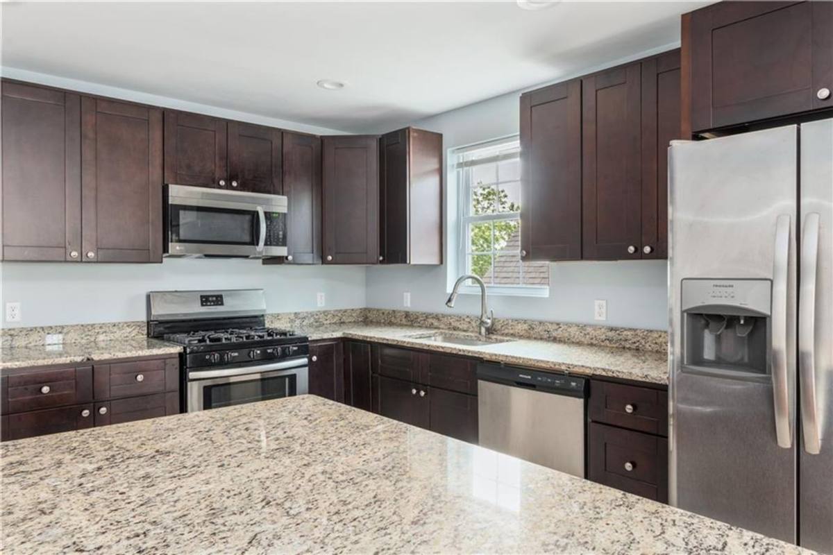 Apartment for rent at 119 Oakland Ave, Providence, RI 02908