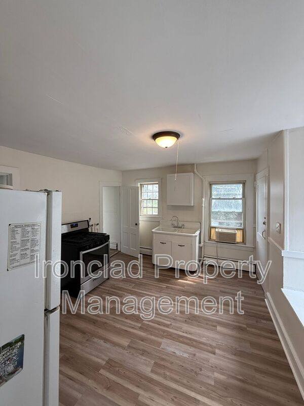 Apartment for rent at 291 Spruce St #4, Manchester, CT 06040