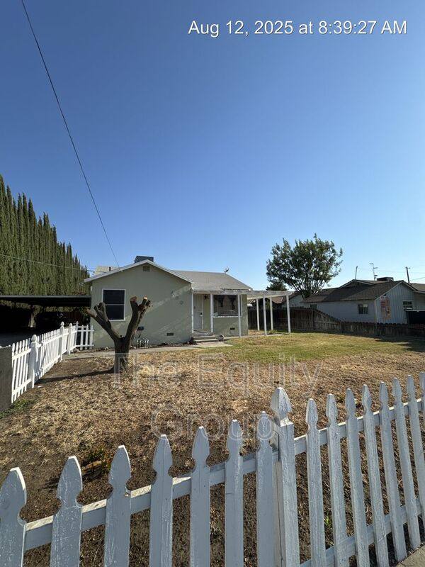 Apartment for rent at 620 E Tulare Ave, Visalia, CA 93277