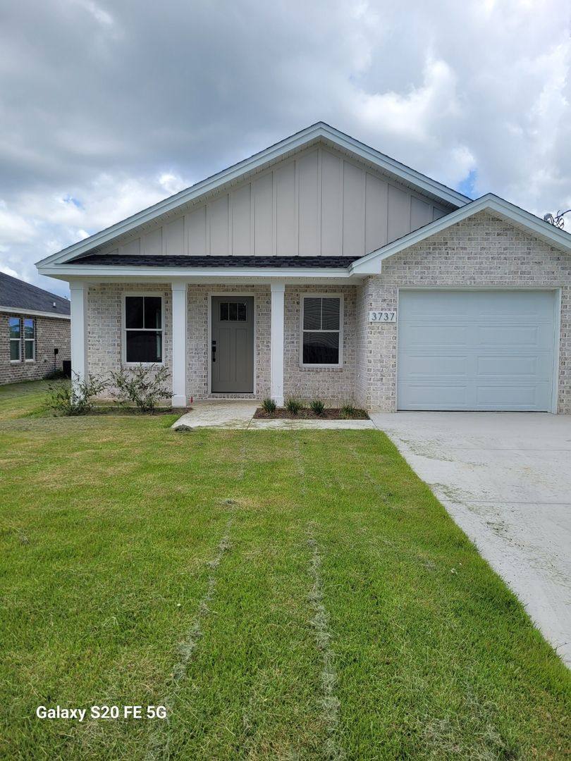 House for rent at 3737 Avon Rd, Panama City, FL 32404