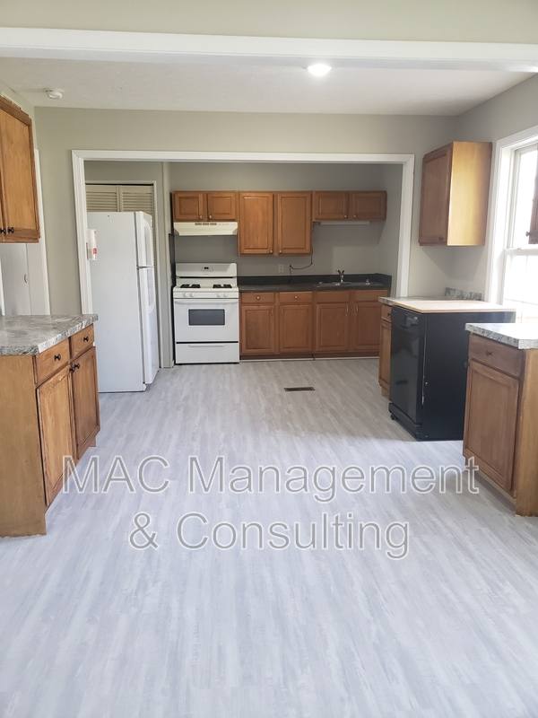 Apartment for rent at 1325 Virginia Ave #B1, Cookeville, TN 38501