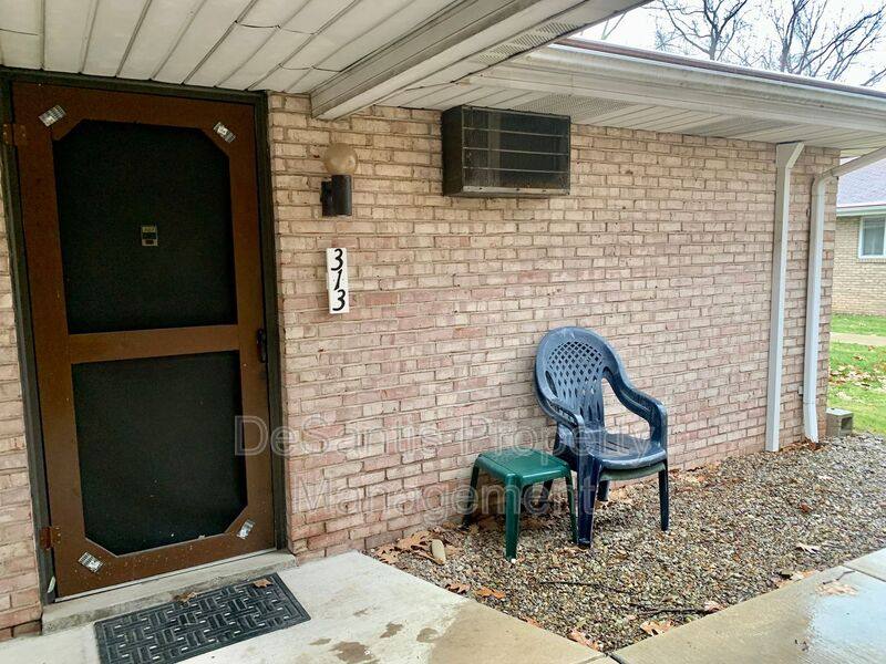 Apartment for rent at 313 Lunar Lane, Coraopolis, PA 15108
