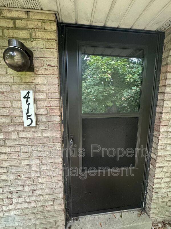 Apartment for rent at 415 Lunar Lane, Coraopolis, PA 15108
