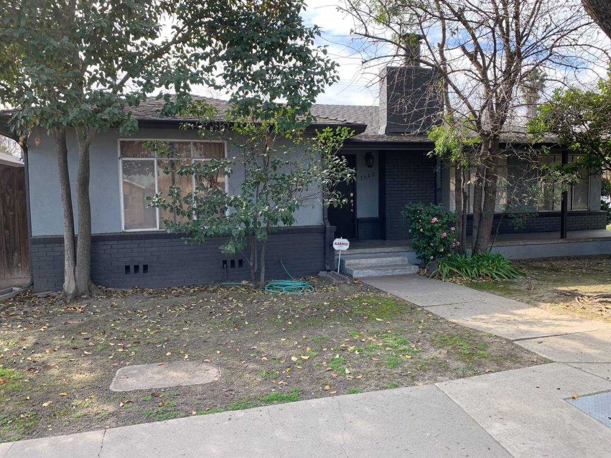House for rent at 1542 W Orangeburg Ave, Modesto, CA 95350