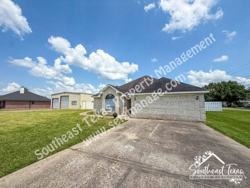 House for rent at 7912 S Dr, Beaumont, TX 77705
