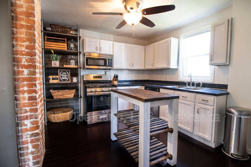 House for rent at 1306 S 31st St, Omaha, NE 68105