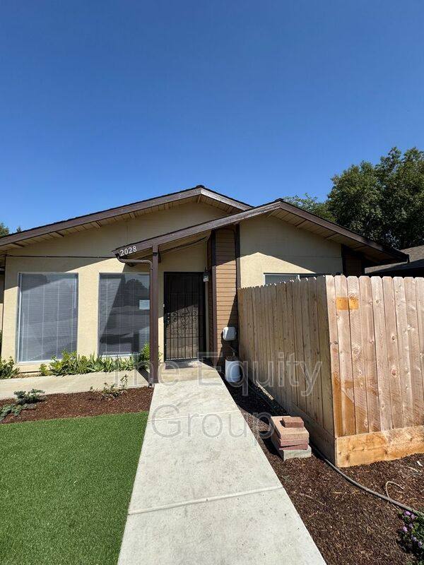 Apartment for rent at 2028 S Tracy Court, Visalia, CA 93277