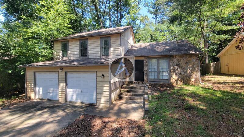 Townhouse for rent at 3968 Wood Path Dr, Stone Mountain, GA 30083