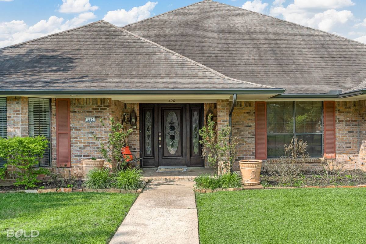 House for rent at 332 Greenacres Blvd, Bossier City, LA 71111
