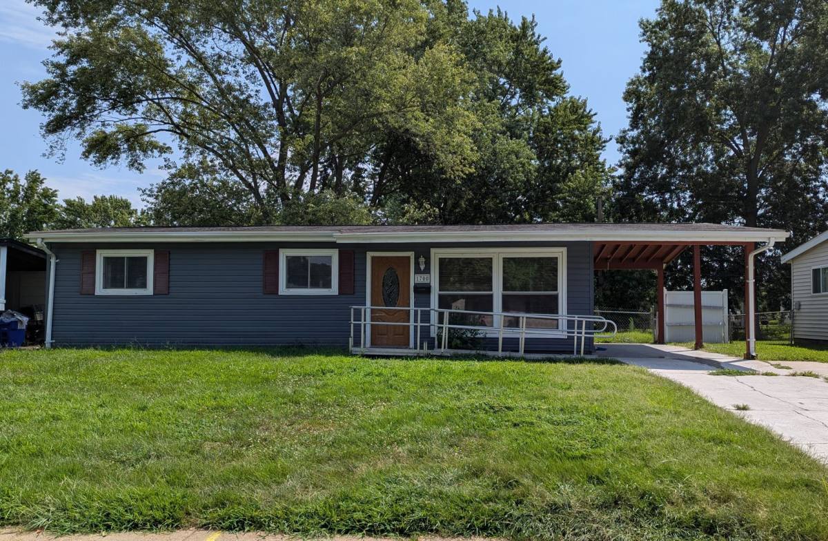 House for rent at 1700 Kay Dr, Florissant, MO 63031