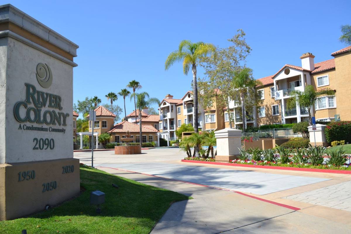 Condo for rent at 2020 Camino De La Reina, San Diego, CA 92108