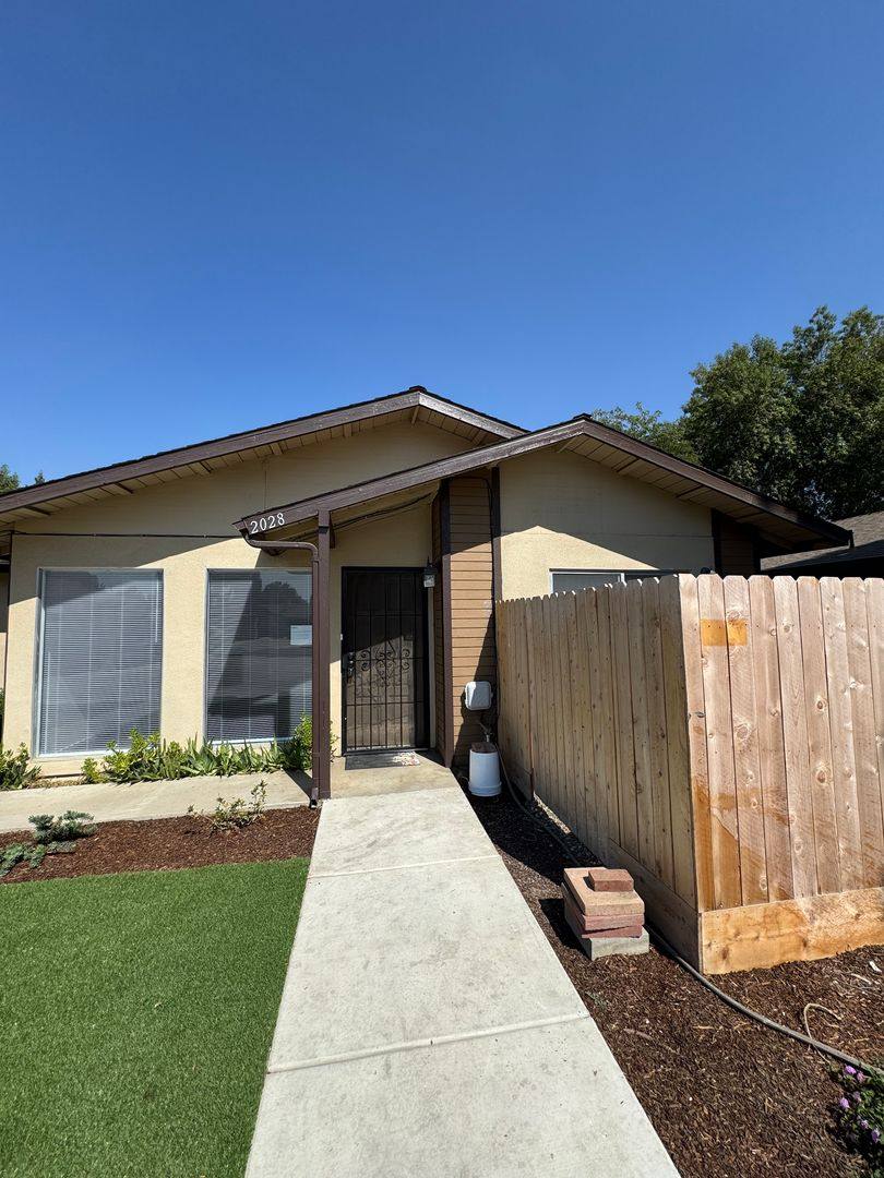 Apartment for rent at 2024-2028 S Tracy Court, Visalia, CA 93292