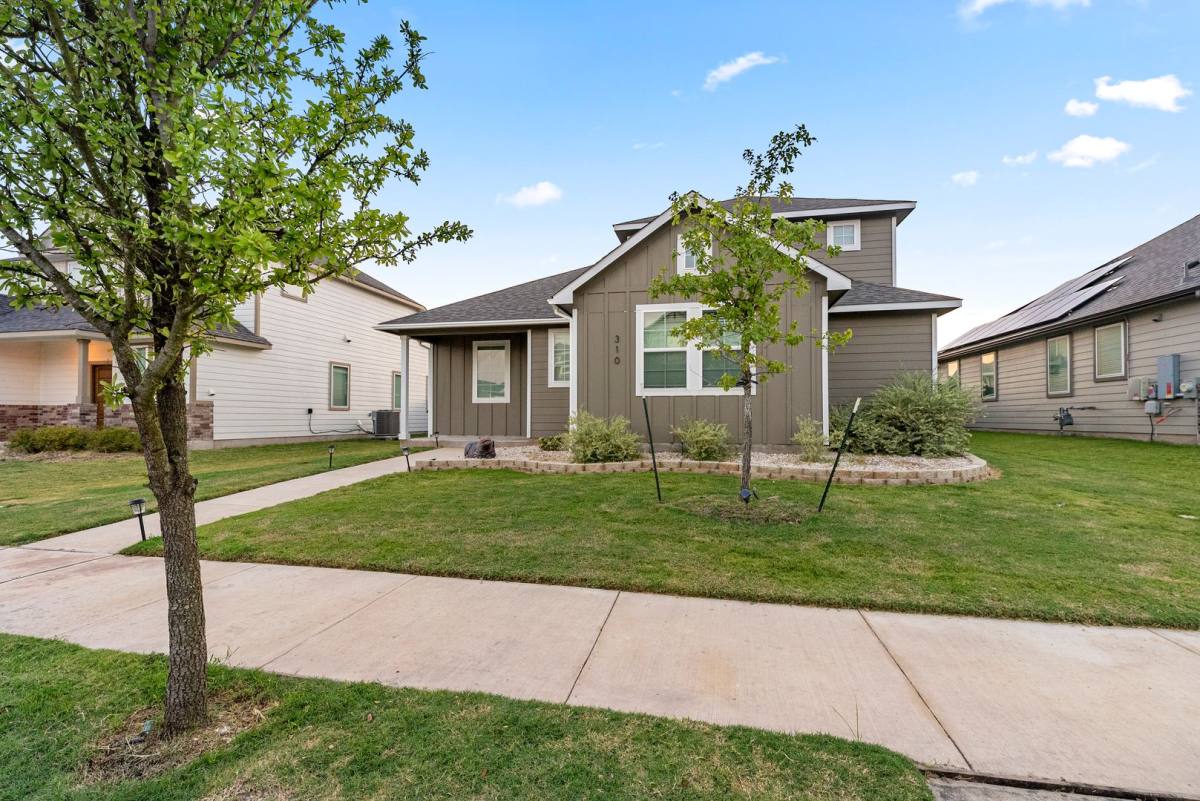 House for rent at 310 Ashby Dr, Hutto, TX 78634