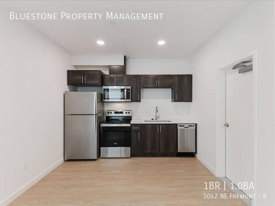 Apartment for rent at 5042 NE Fremont #6, Portland, OR 97213