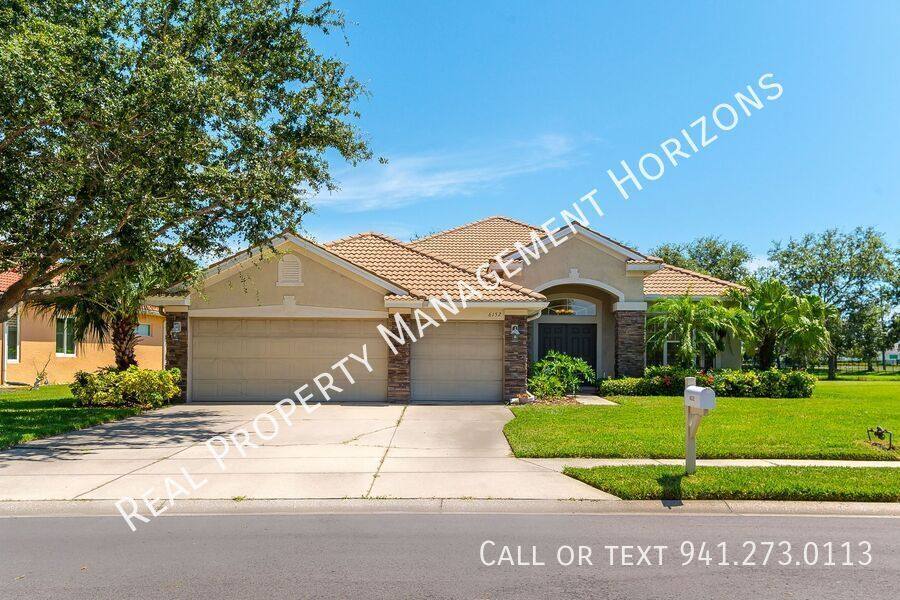 House for rent at 6152 46th St E, Bradenton, FL 34203