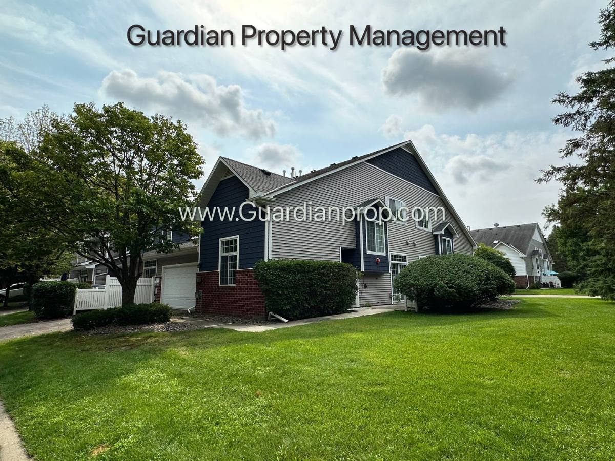 Townhouse for rent at 8303 Kimball Dr, Eden Prairie, MN 55347