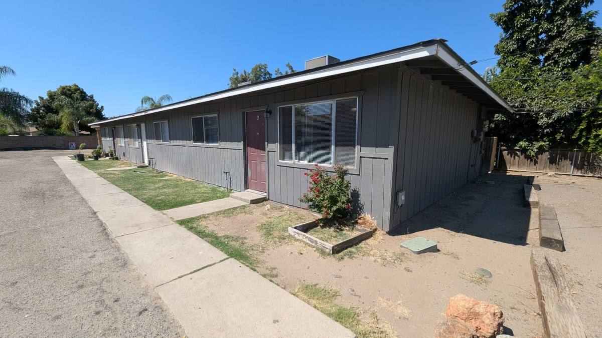 Apartment for rent at 205 Chase Ave, Porterville, CA 93257