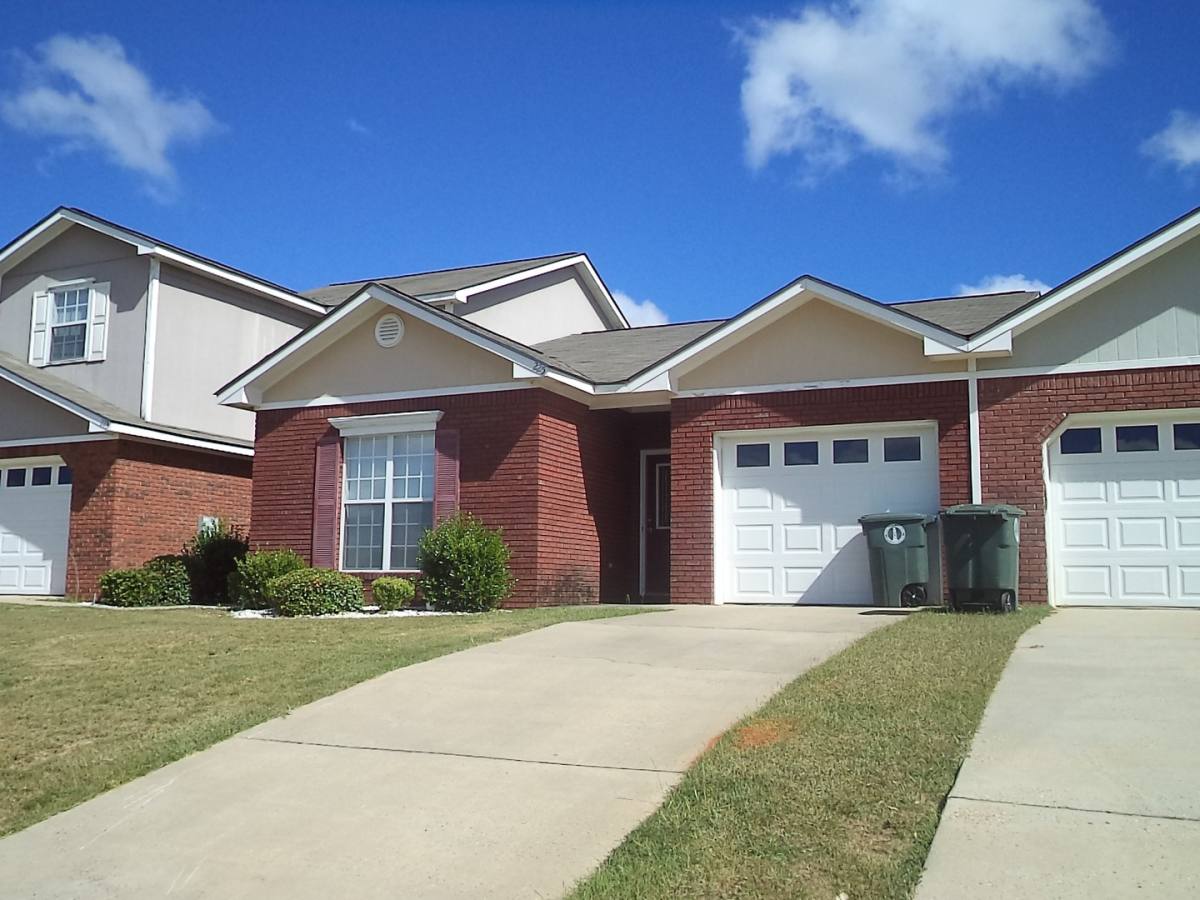 Townhouse for rent at 225 Camden Dr, Enterprise, AL 36330