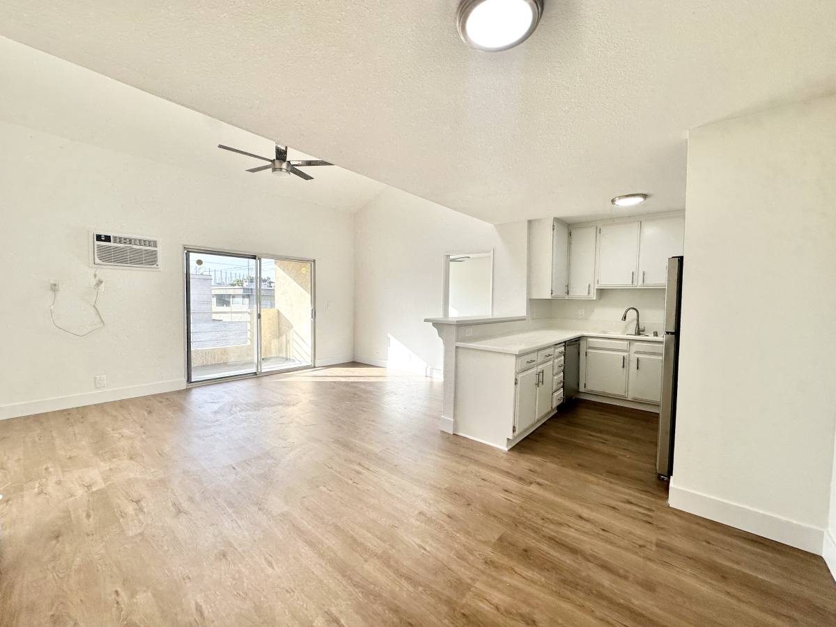 Apartment for rent at 332 Lime St #10, Inglewood, CA 90301
