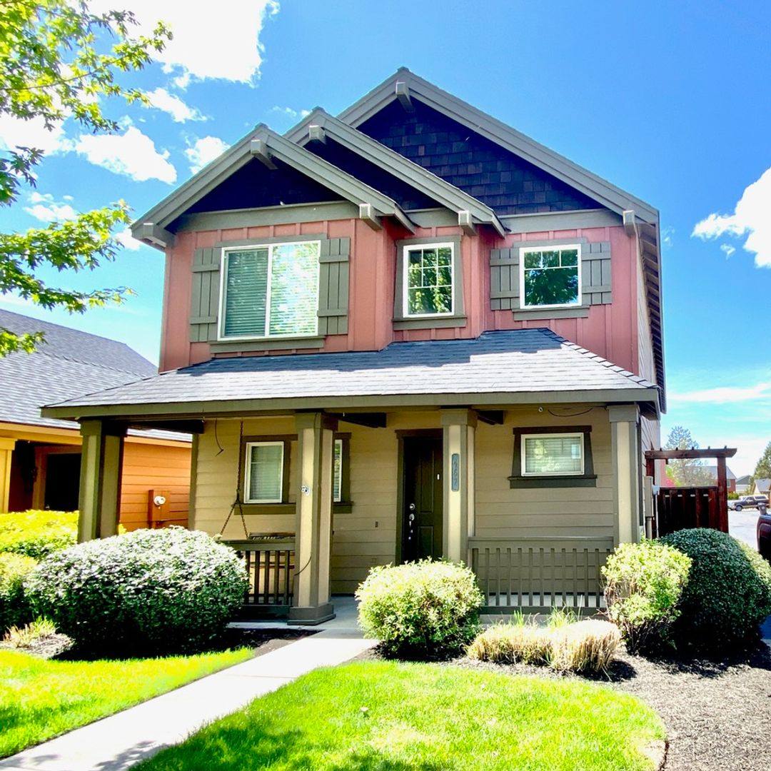 House for rent at 467 NW 27th St, Redmond, OR 97756