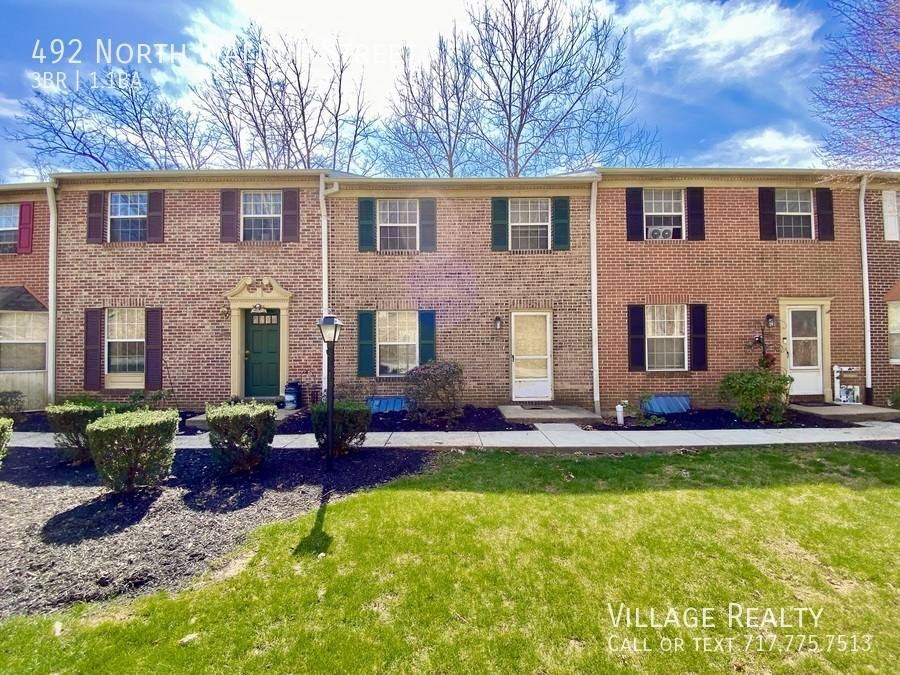 Townhouse for rent at 492 N Walnut St, Dallastown, PA 17313