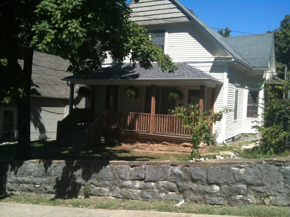Apartment for rent at 656 E 8th St, Bowling Green, KY 42101