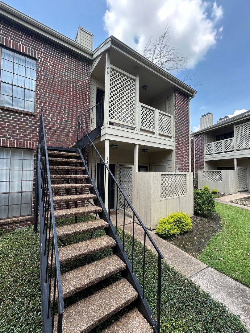 Condo for rent at 8055 Cambridge St, Houston, TX 77054