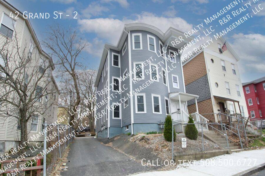Apartment for rent at 42 Grand St #2, Worcester, MA 01610