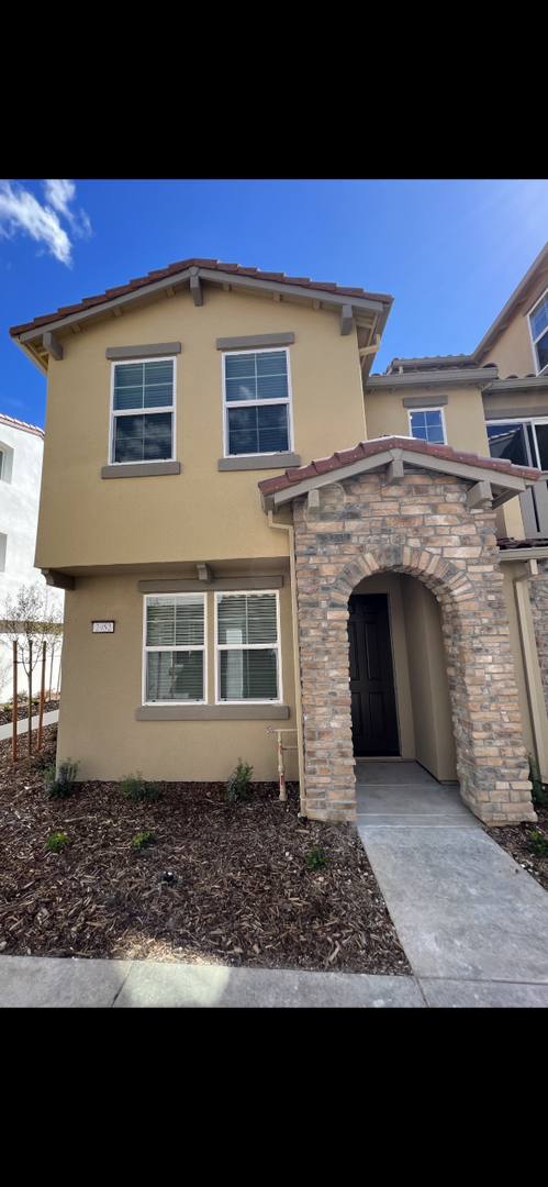 Townhouse for rent at 4432 Rhone Walk, Sacramento, CA 95834