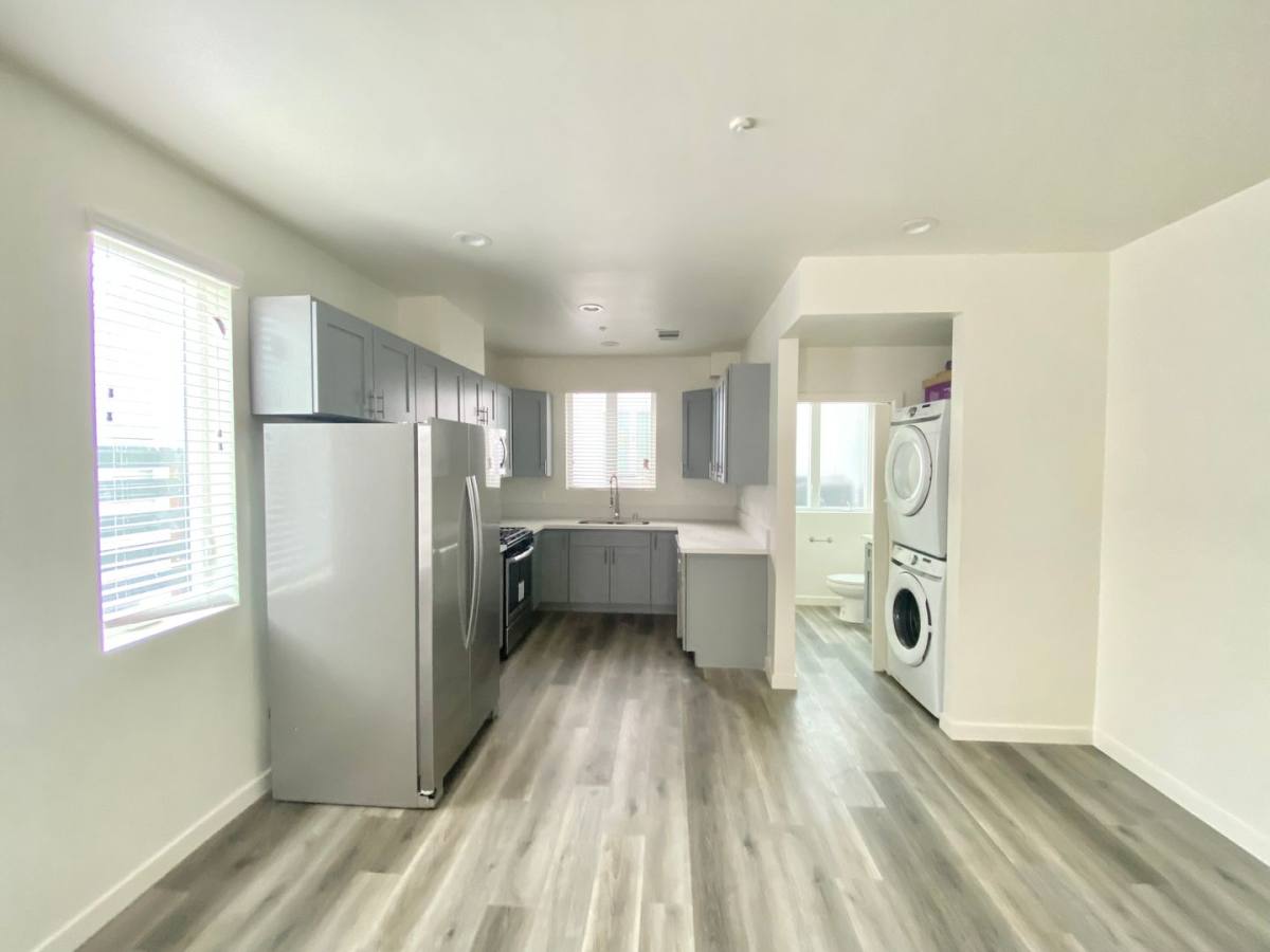 Apartment for rent at 2411 Ridgeley Dr, Los Angeles, CA 90016