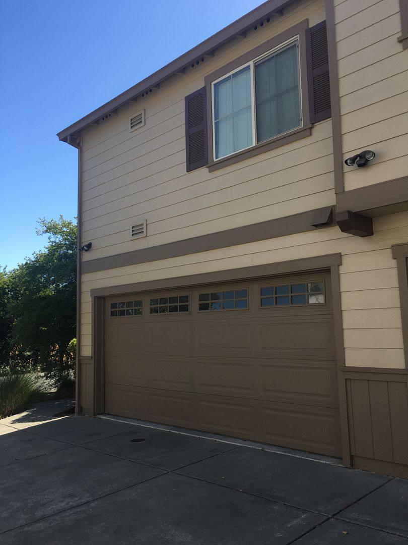 Townhouse for rent at 2477 San Miguel Ave, Santa Rosa, CA 95403