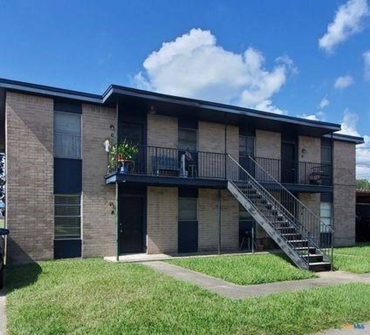Apartment for rent at 803 B Simpson, Victoria, TX 77904