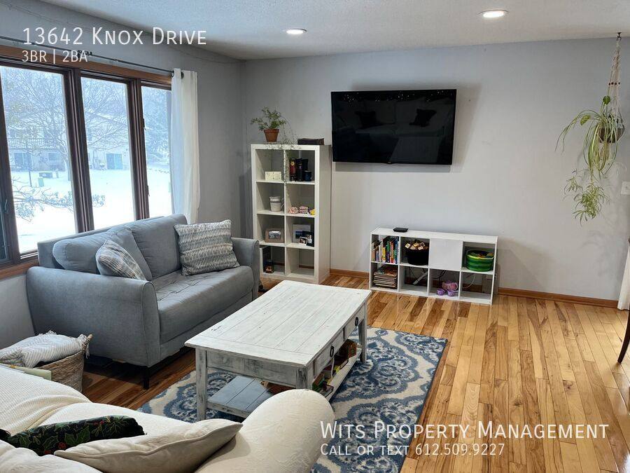 Townhouse for rent at 13642 Knox Dr, Burnsville, MN 55337