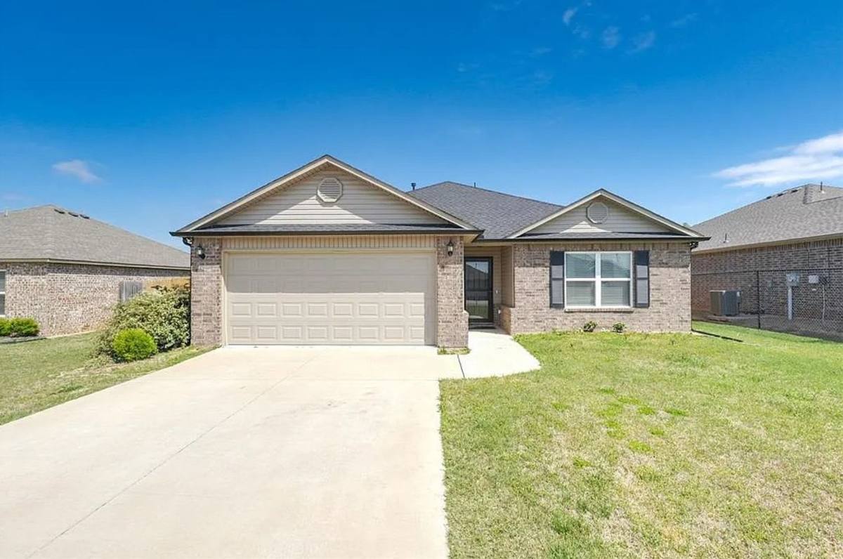 House for rent at 1904 Timber Dale Dr, Shawnee, OK 74804