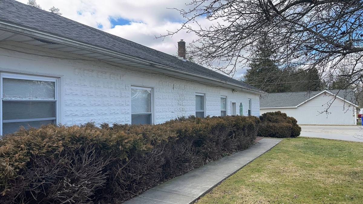 Apartment for rent at 4 Daugherty Rd, Grove City, PA 16127