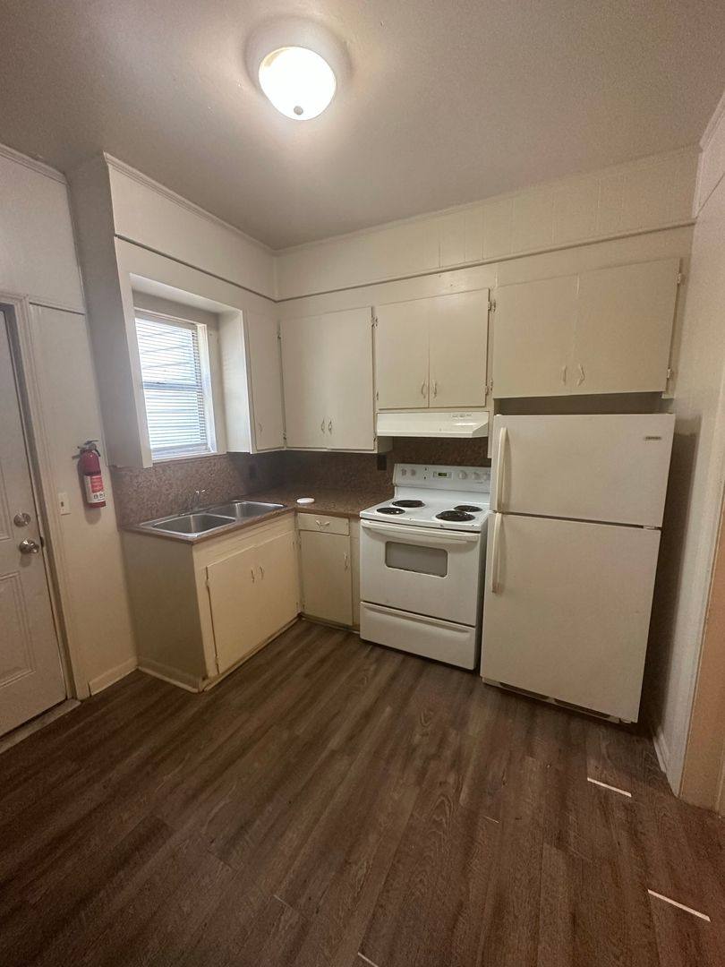 Apartment for rent at 214 E Grady St, Statesboro, GA 30458