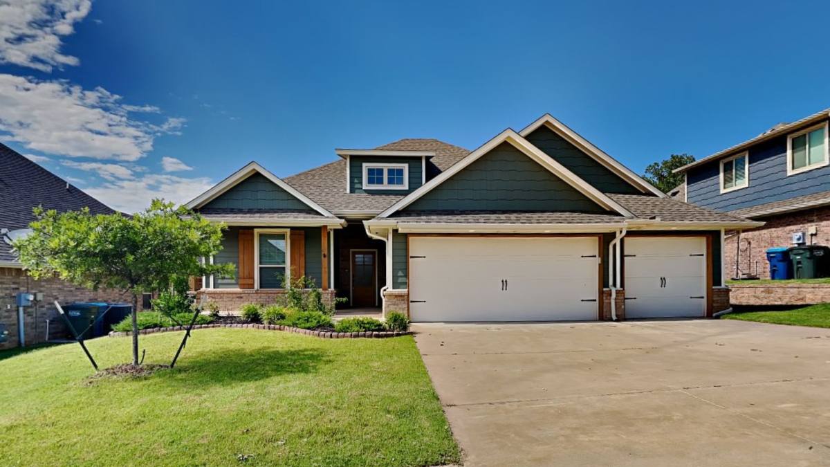 House for rent at 2925 Alder Rd, Edmond, OK 73034